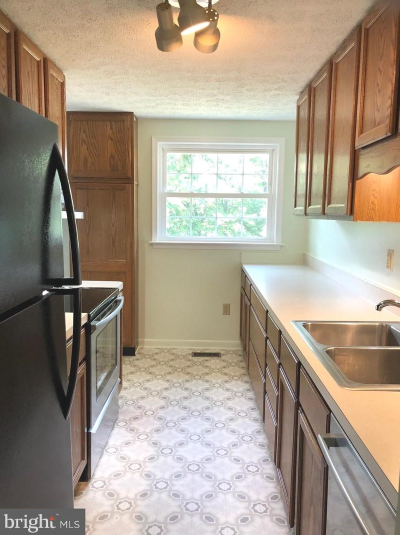 7102 Crystal Ct, Middletown, MD 21769