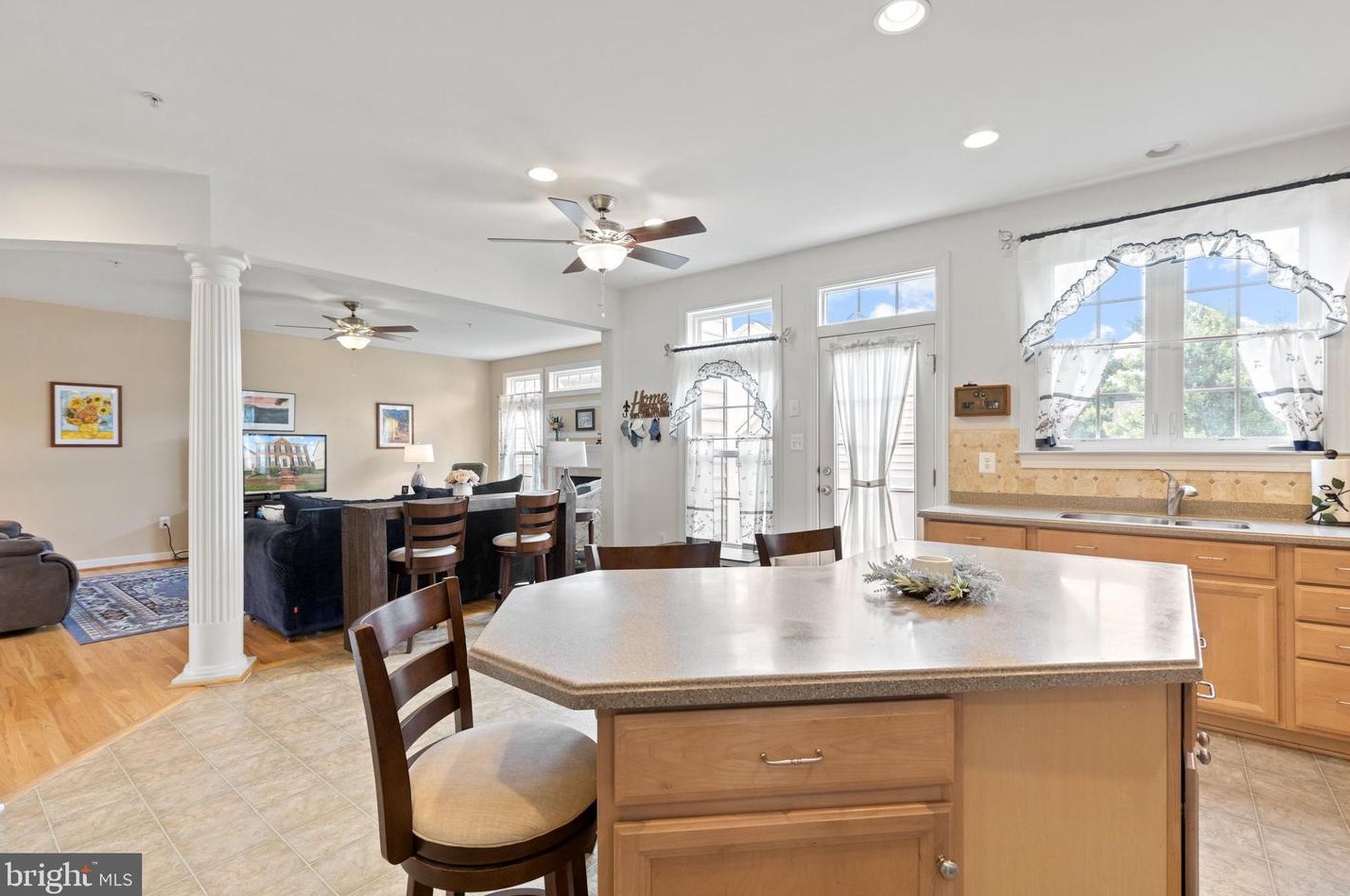 5522 Adamstown Commons Dr, Adamstown MD  21710-8918 exterior