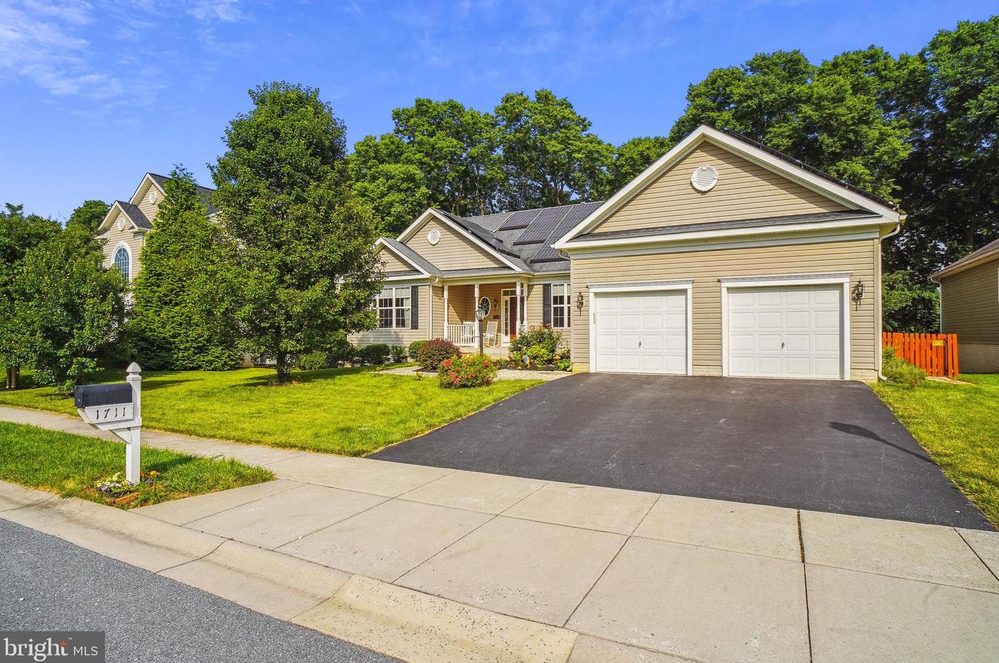 1711 Fletchers Dr, Point Of Rocks, MD 21777-2080
