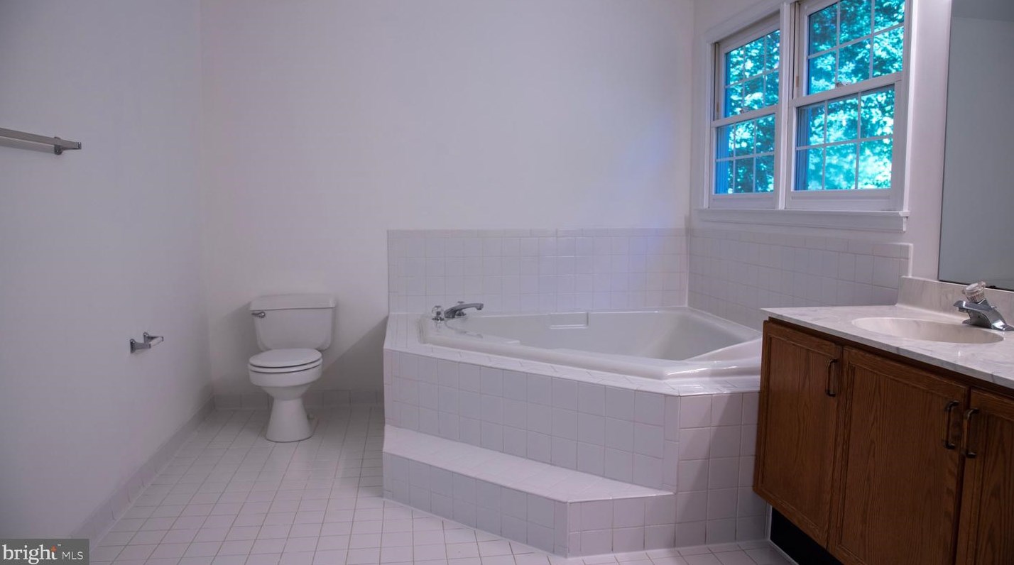 14903 Chelsea Cir, Mount Airy MD  21771-8423 exterior