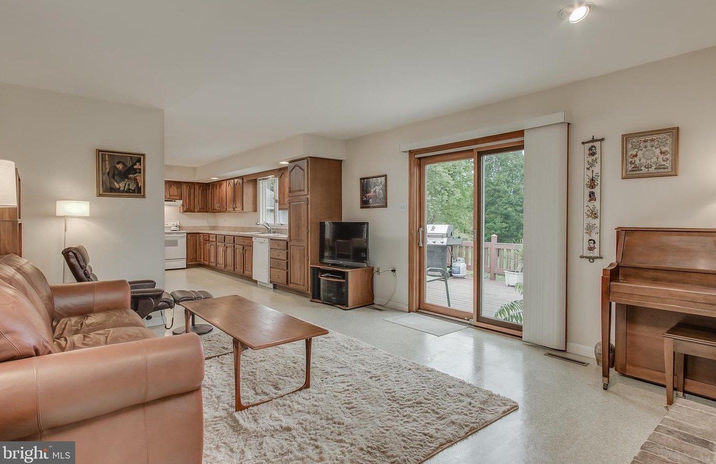 8845 Mapleville Rd, Mount Airy MD exterior