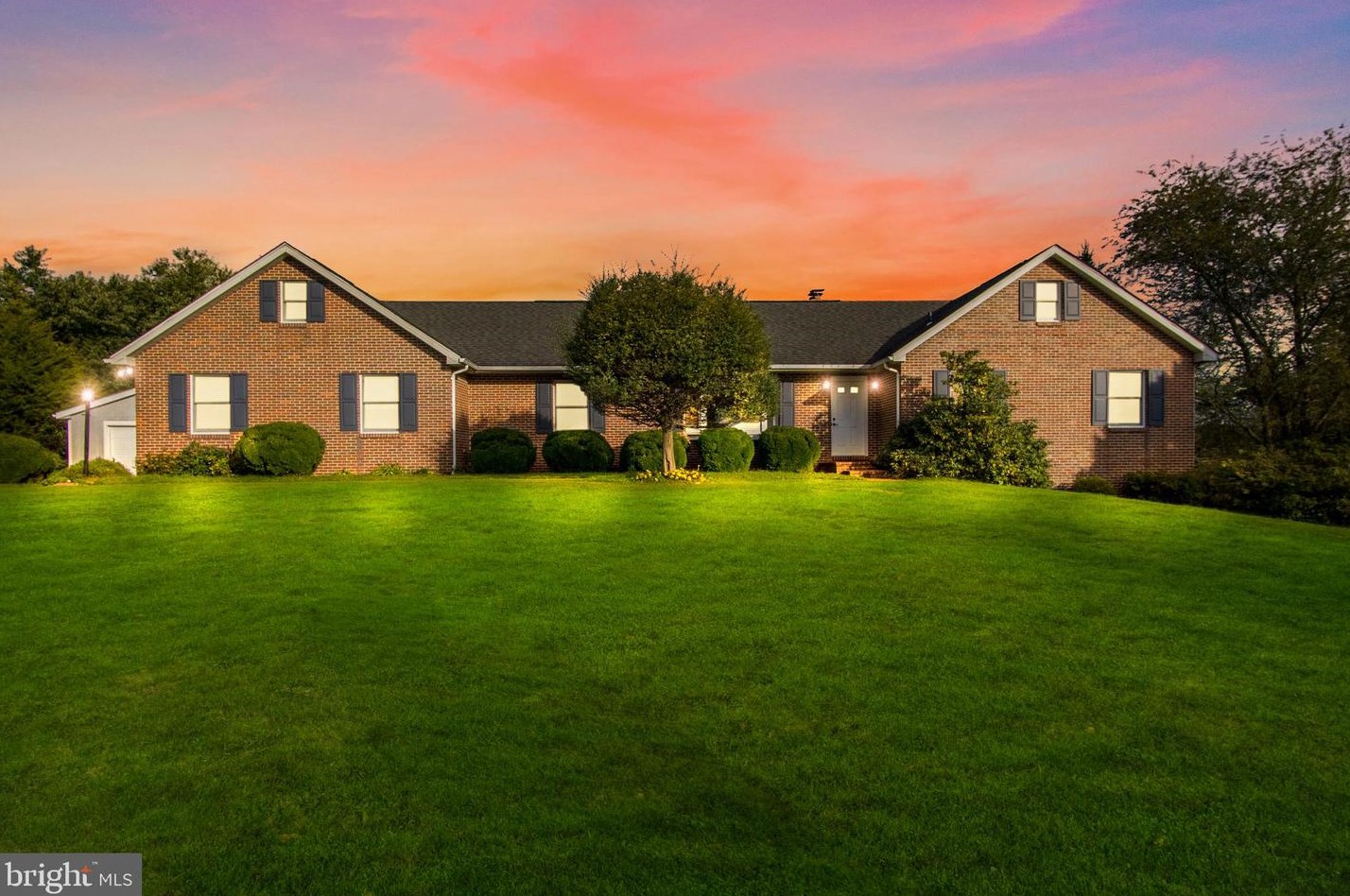 8845 Mapleville Rd, Mount Airy, MD 21771-9701