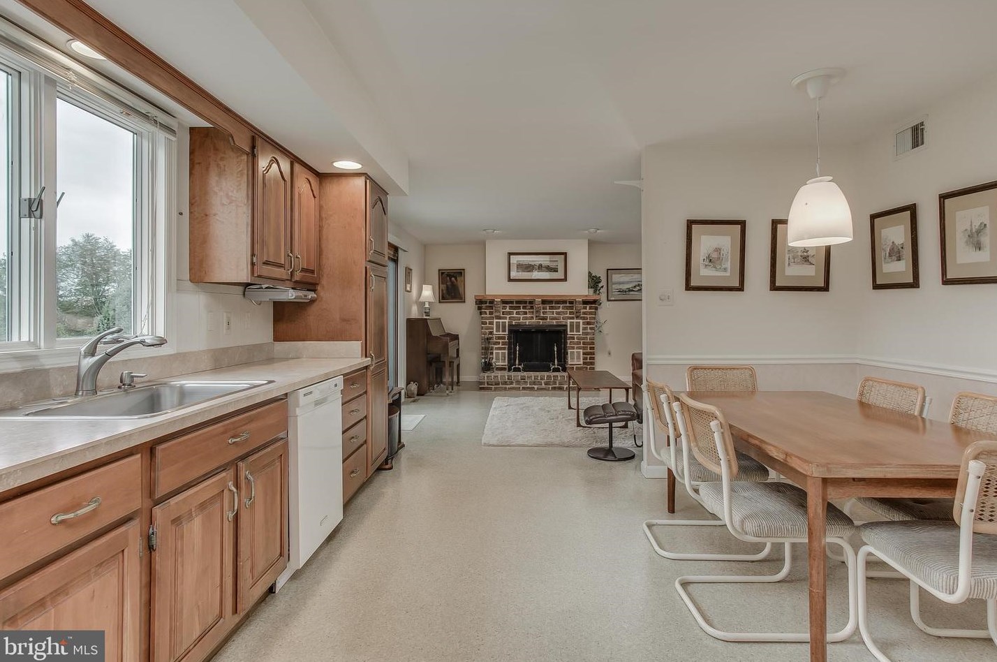 8845 Mapleville Rd, Mount Airy MD exterior