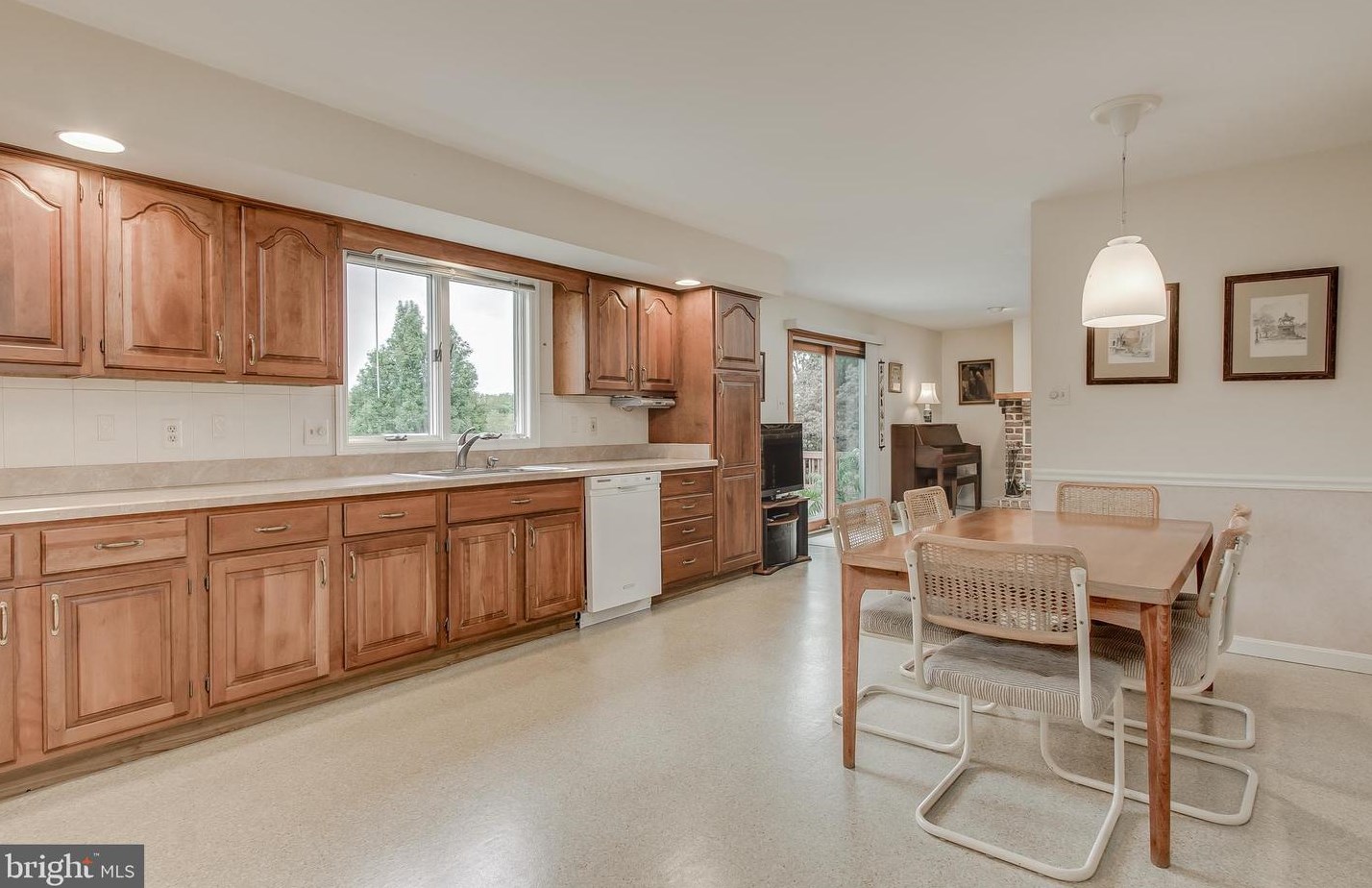 8845 Mapleville Rd, Mount Airy MD exterior