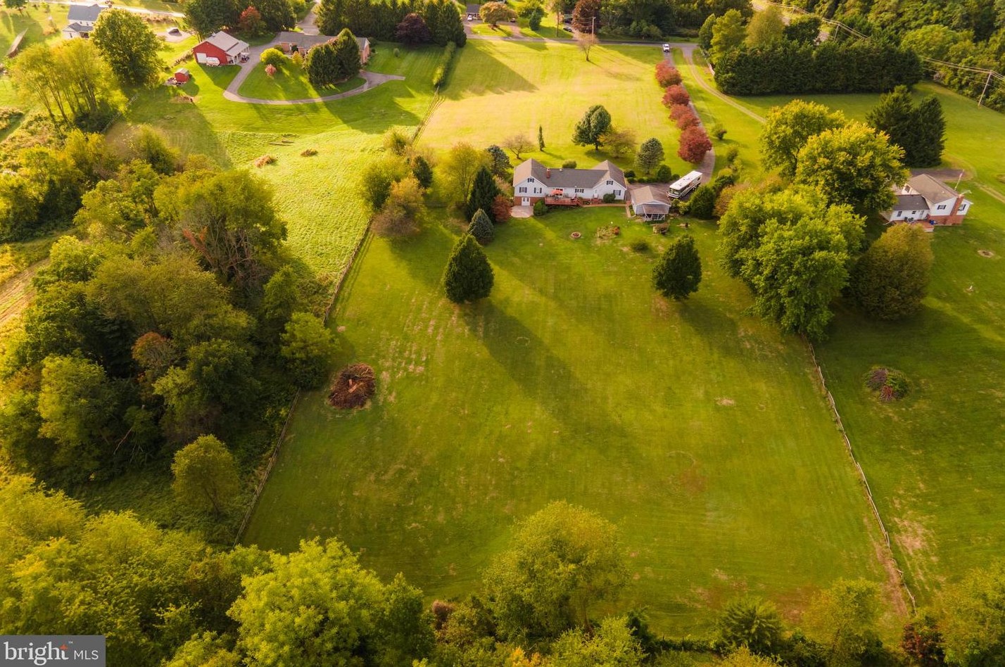 8845 Mapleville Rd, Mount Airy MD exterior