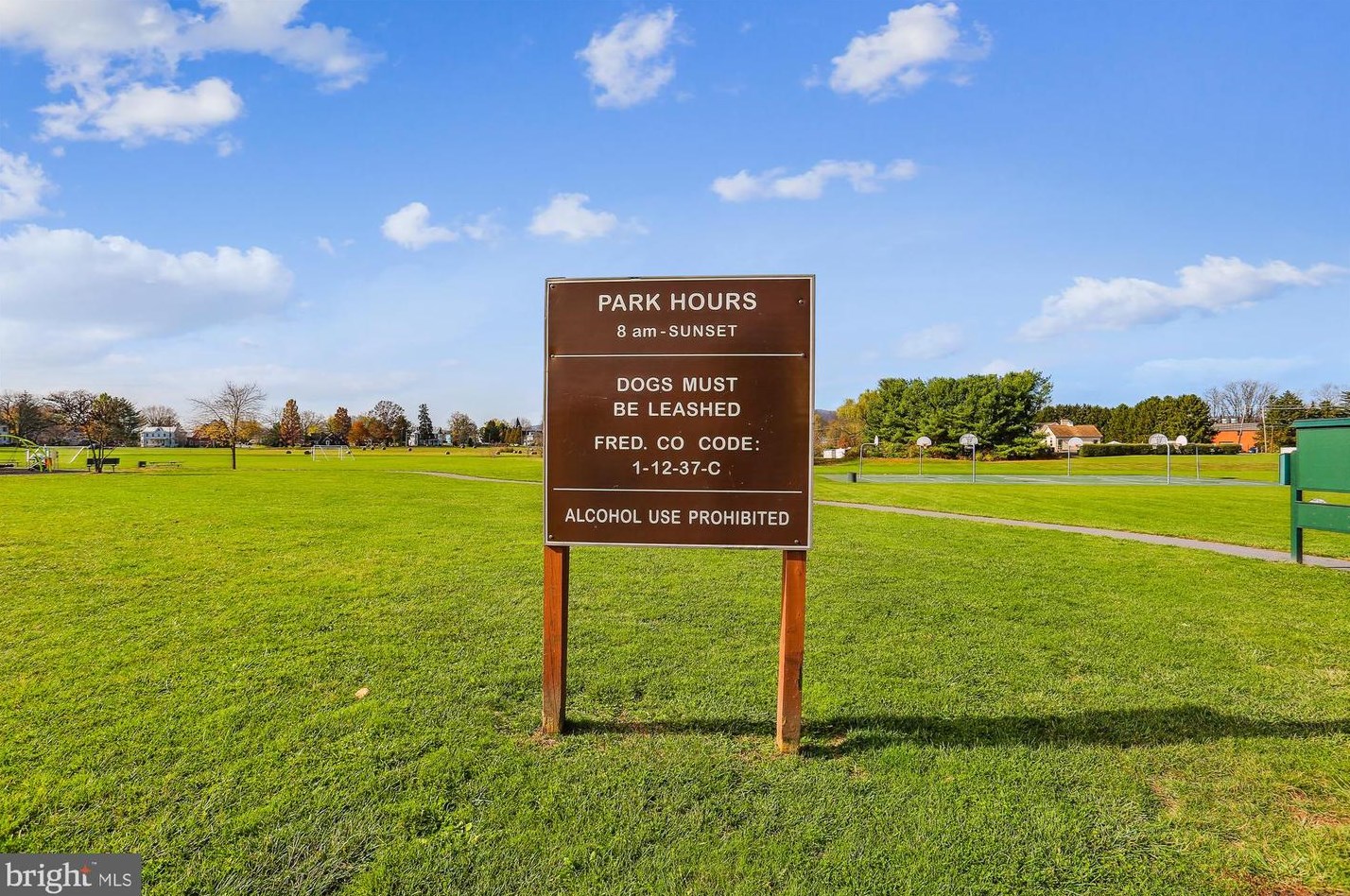 5921 Union Ridge Ct, Adamstown MD  21710-9464 exterior