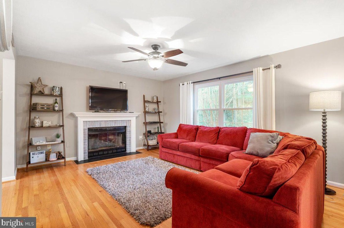 4062 Lomar Dr, Mount Airy MD  21771-4559 exterior