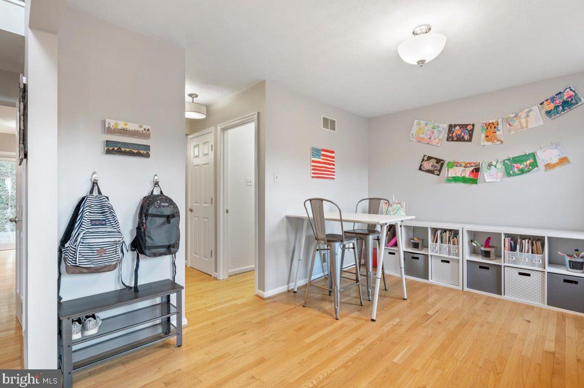 4062 Lomar Dr, Mount Airy MD  21771-4559 exterior