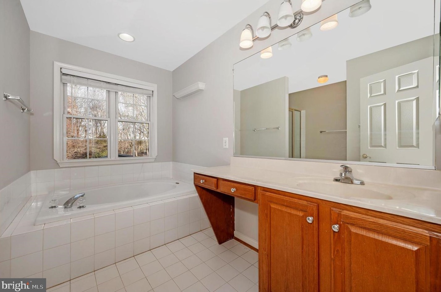 4011 Lomar Dr, Mount Airy MD 21771-4572 exterior