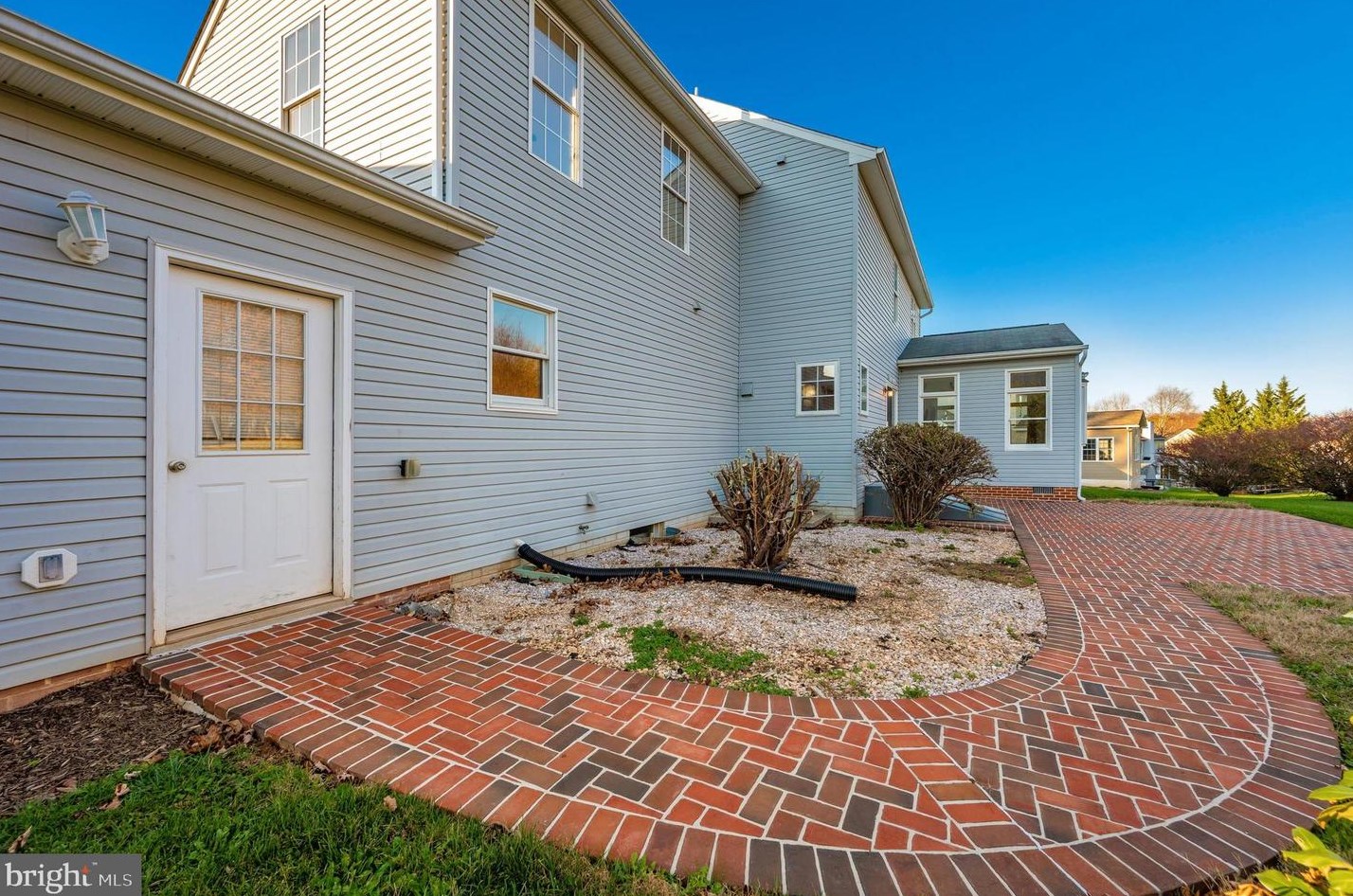 4011 Lomar Dr, Mount Airy MD 21771-4572 exterior