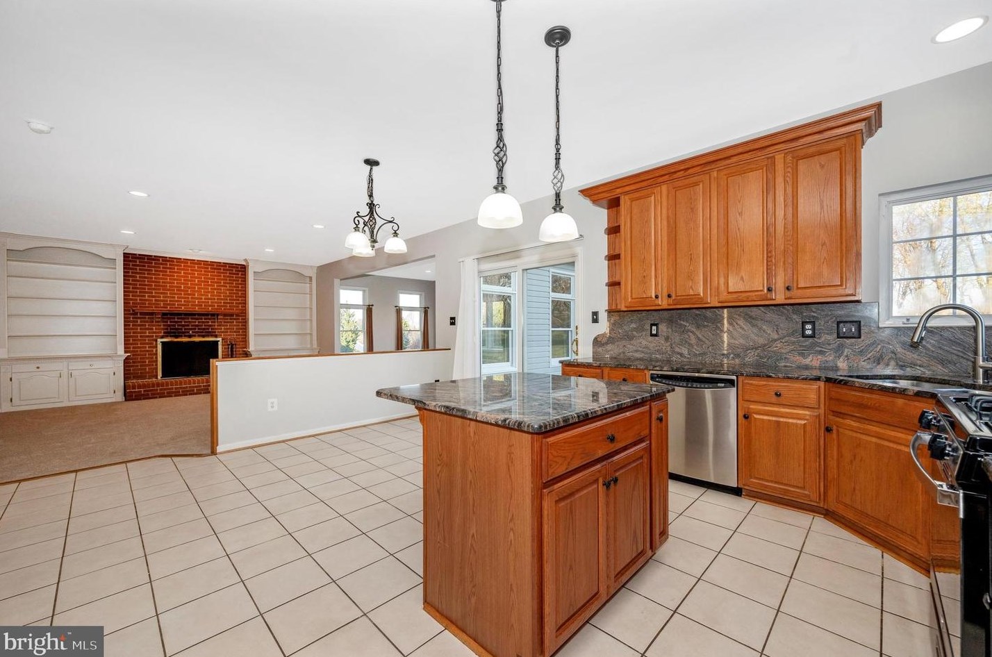 4011 Lomar Dr, Mount Airy MD 21771-4572 exterior