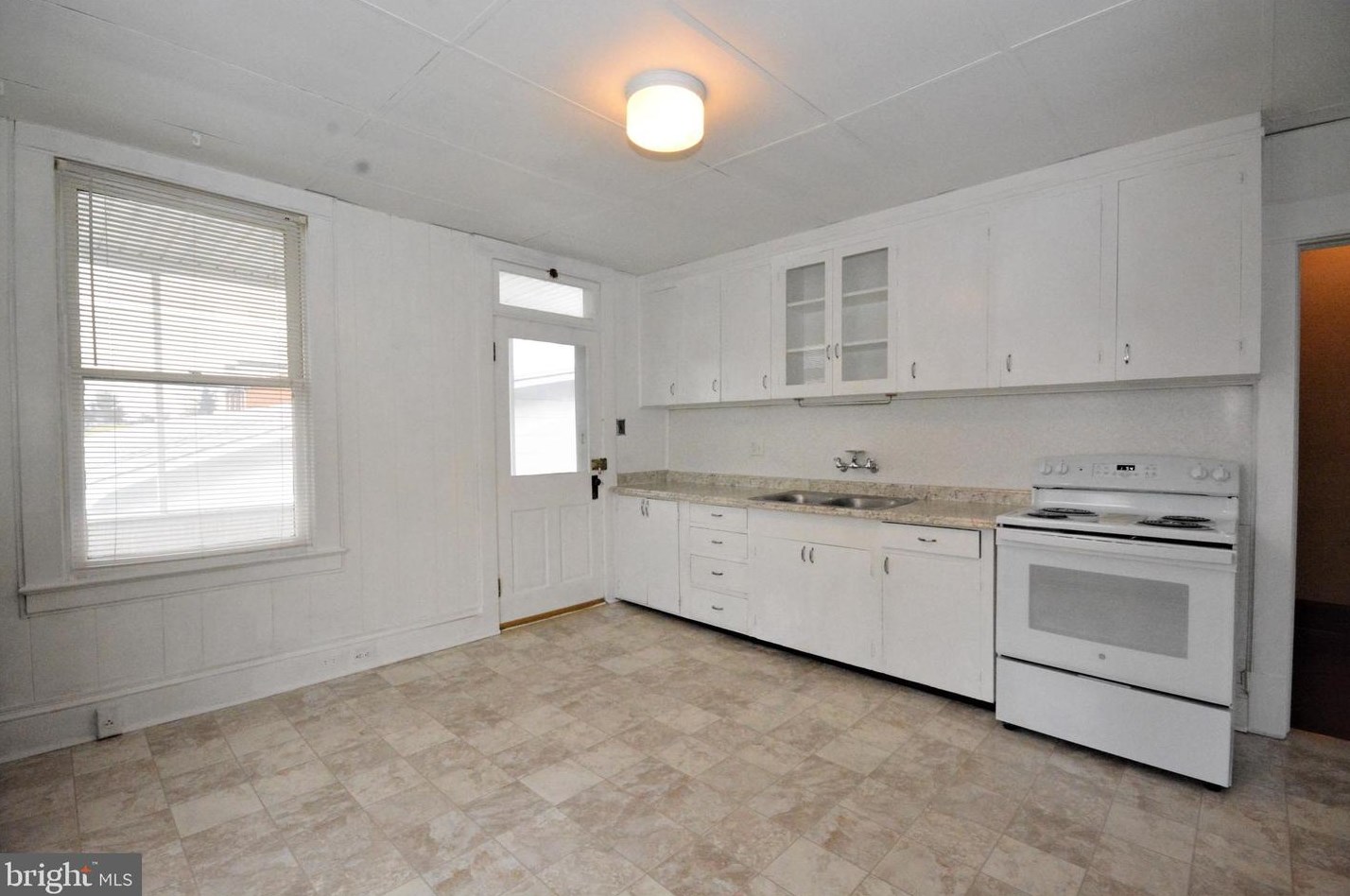 5 W Main St #2, Middletown, MD 21769