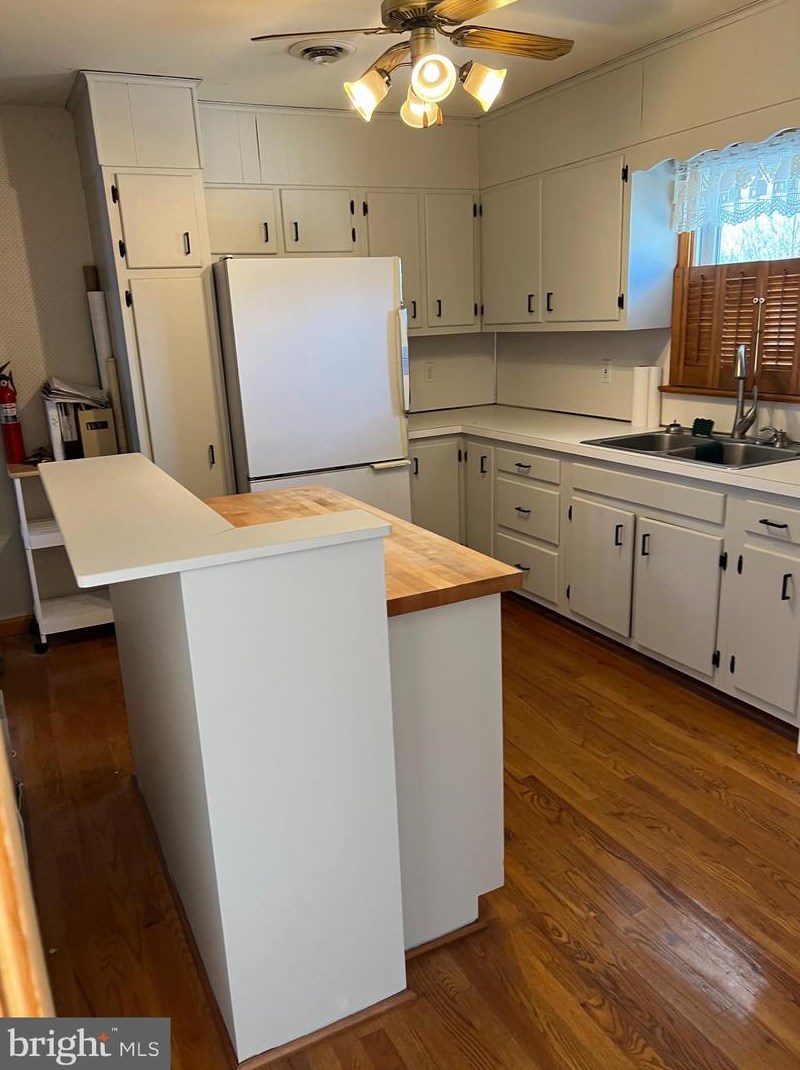 10526 Hessong Bridge Rd, Graceham, MD 21788