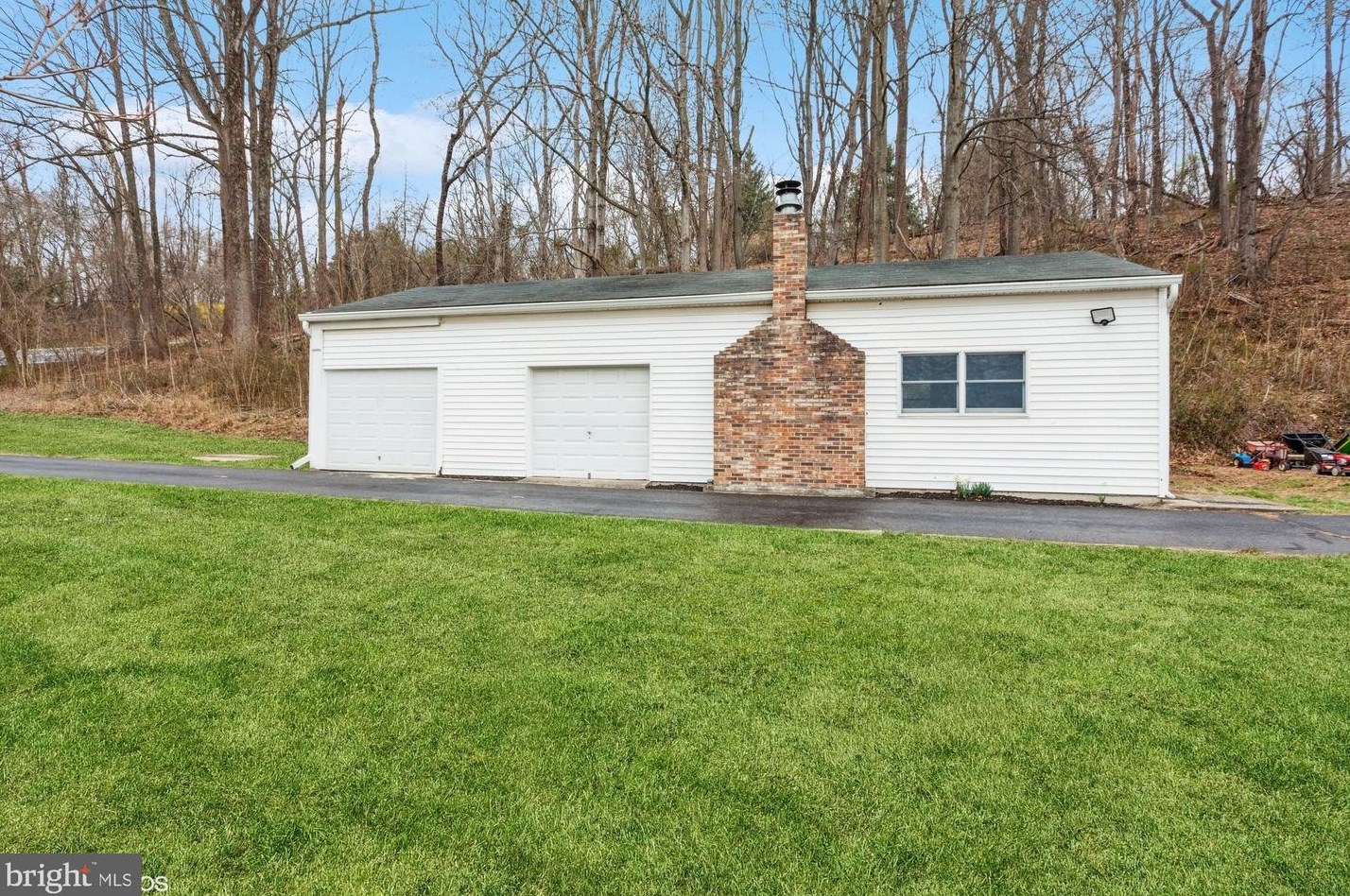 14336 Shirley Bohn Rd, Mount Airy MD 21771-7630 exterior