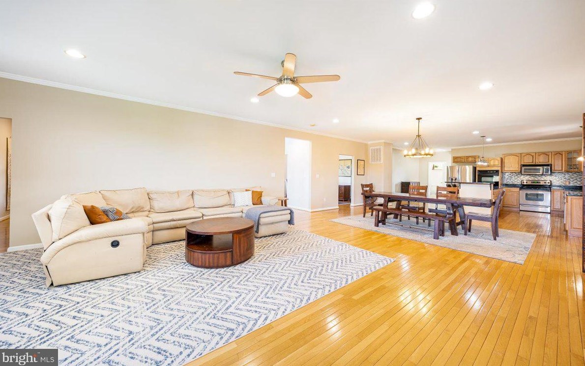 12701 Cowmans Manor Dr, Mount Airy MD  21771-4947 exterior