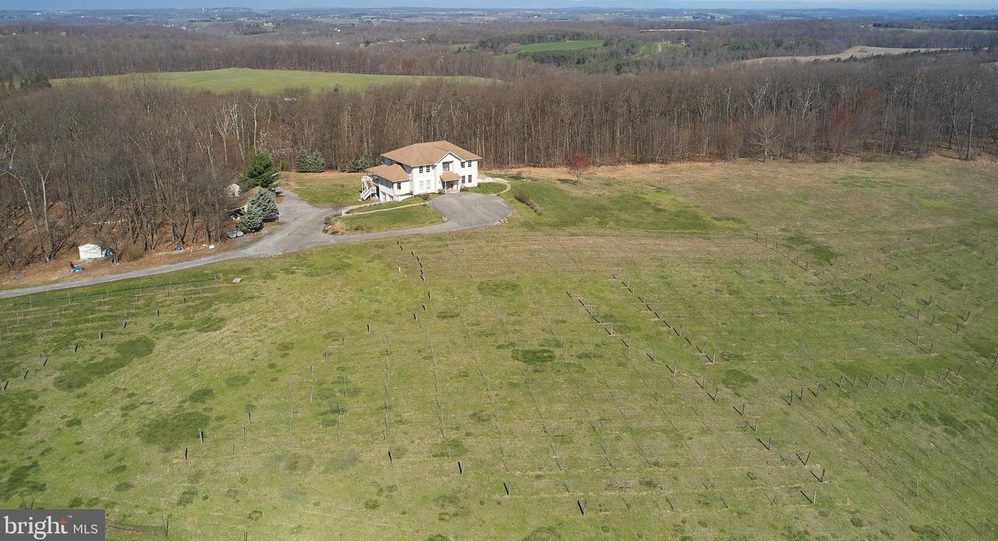 7670 Talbot Run Rd, Mount Airy MD  21771-8402 exterior