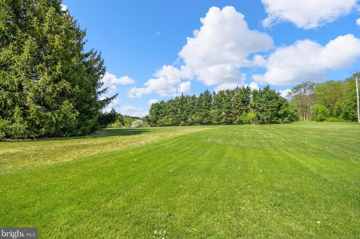 8853 Mapleville Rd, Mount Airy, MD 21771-9701