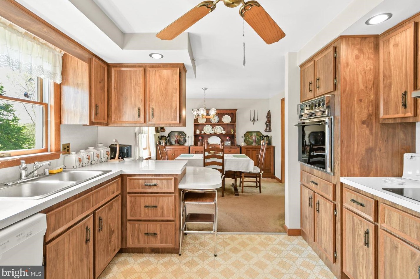 8853 Mapleville Rd, Mount Airy MD  21771-9701 exterior