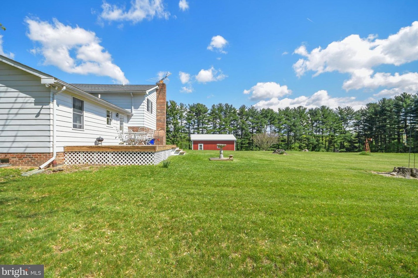 8853 Mapleville Rd, Mount Airy MD  21771-9701 exterior