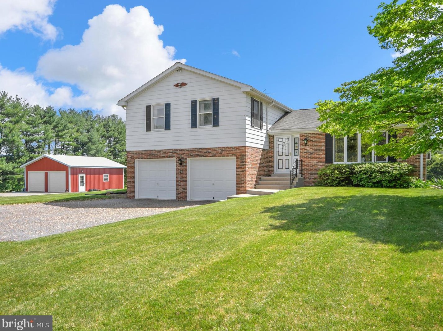 8853 Mapleville Rd, Mount Airy MD  21771-9701 exterior