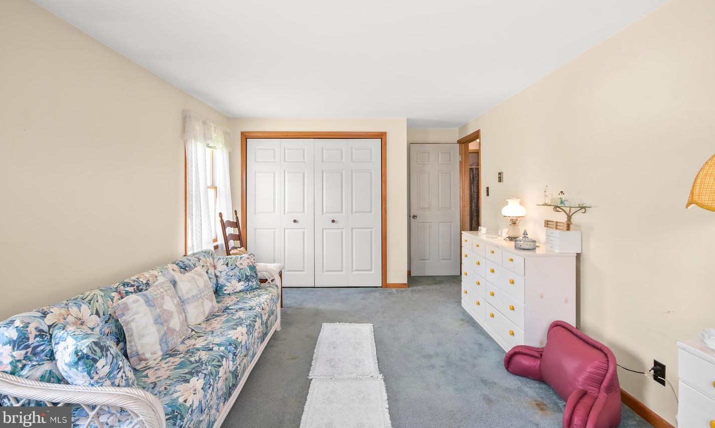 8853 Mapleville Rd, Mount Airy MD  21771-9701 exterior