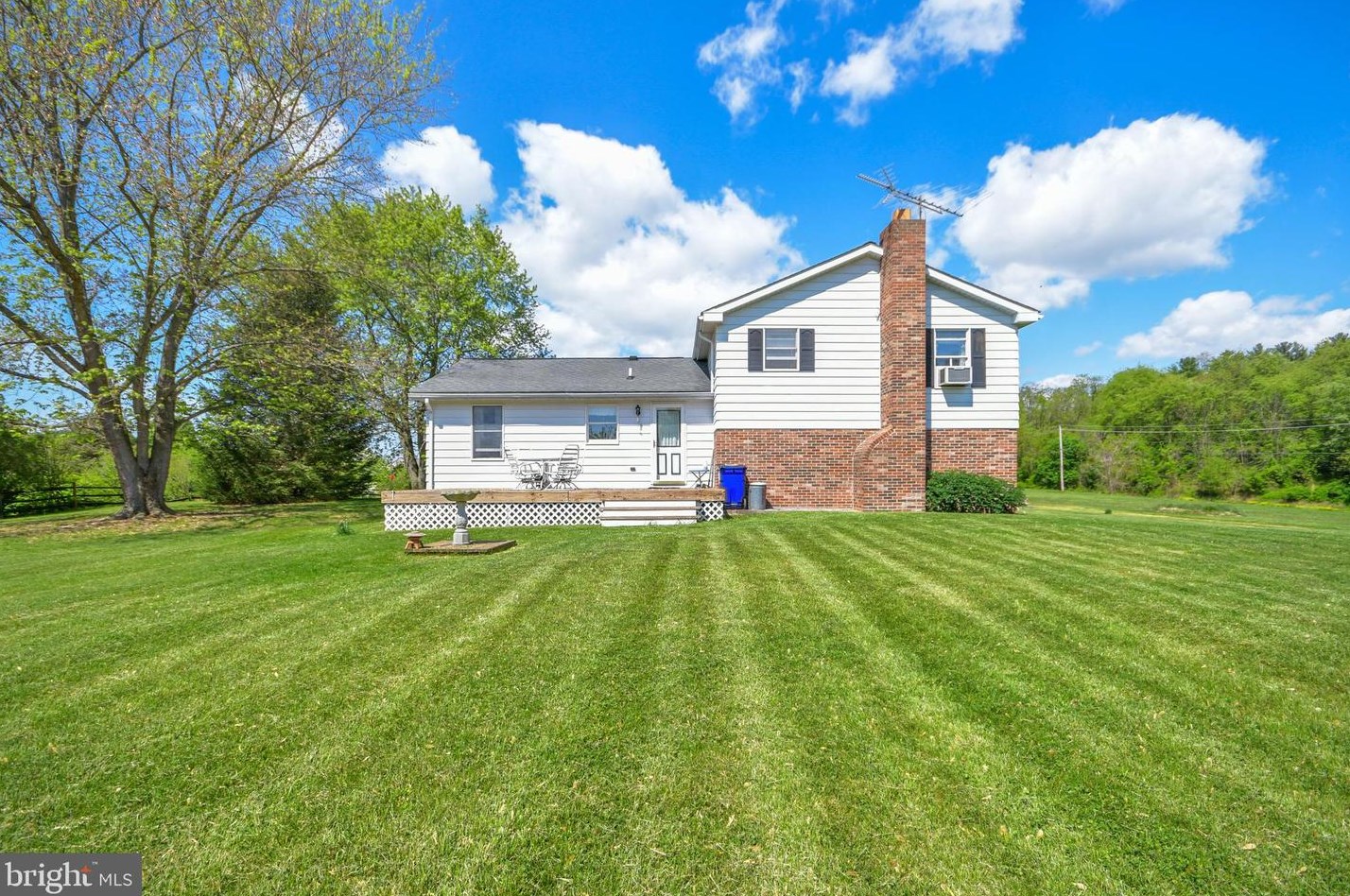 8853 Mapleville Rd, Mount Airy MD  21771-9701 exterior