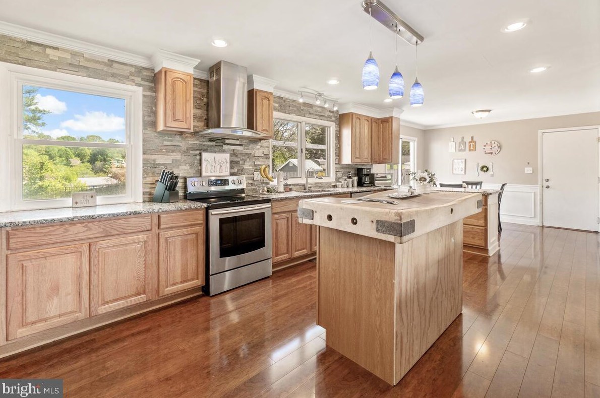 12640 Molesworth Dr, Mount Airy, MD 21771-4810