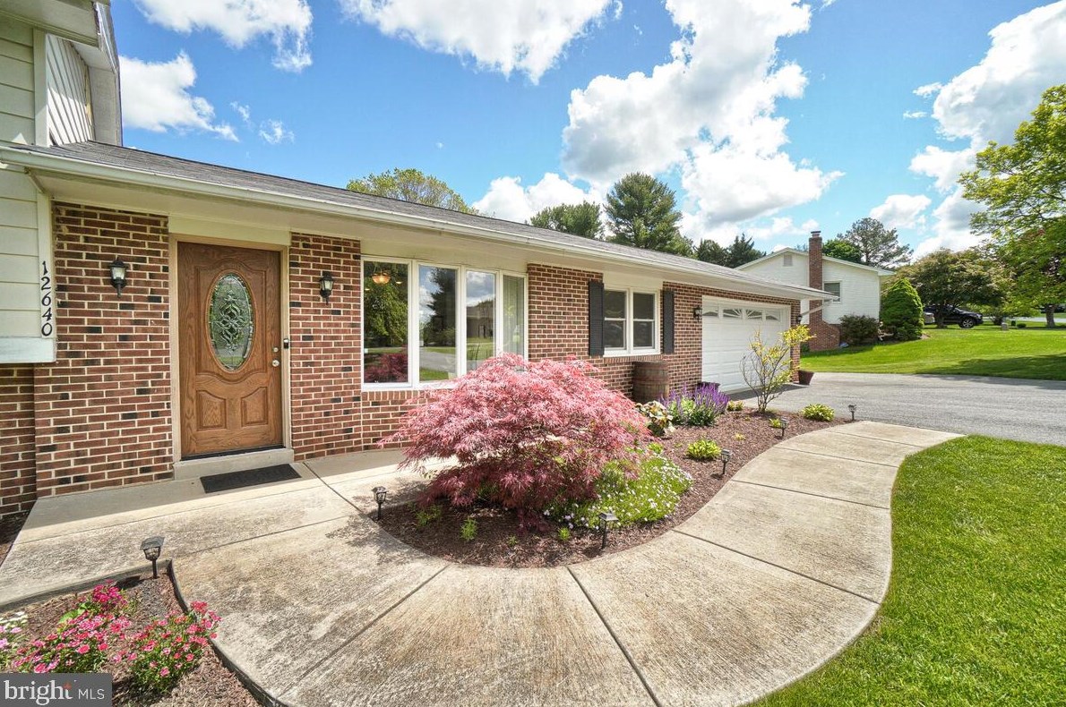 12640 Molesworth Dr, Mount Airy MD  21771-4810 exterior