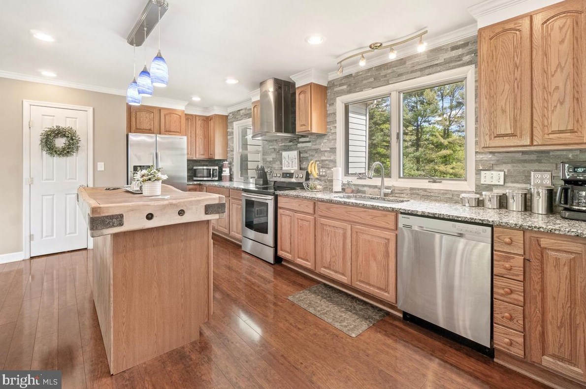 12640 Molesworth Dr, Mount Airy MD  21771-4810 exterior