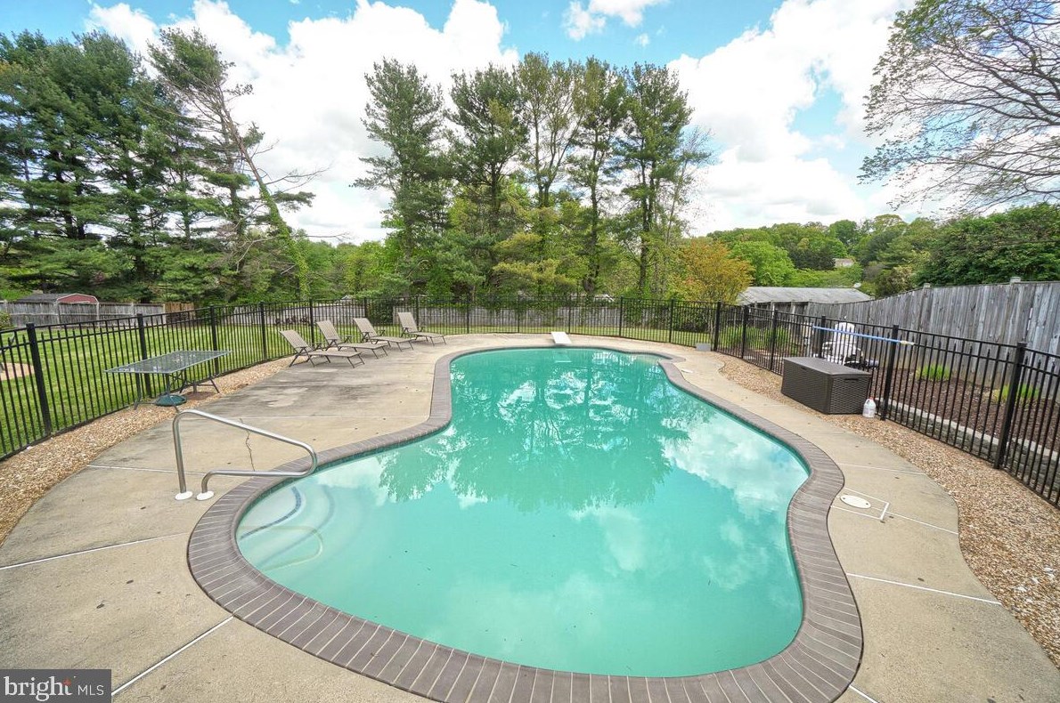 12640 Molesworth Dr, Mount Airy MD  21771-4810 exterior