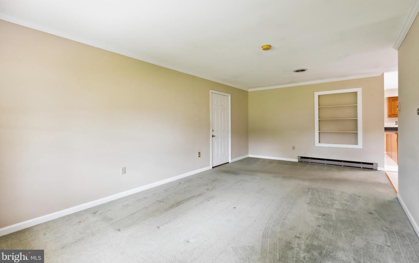 501 Gateway Dr W, Graceham, MD 21788