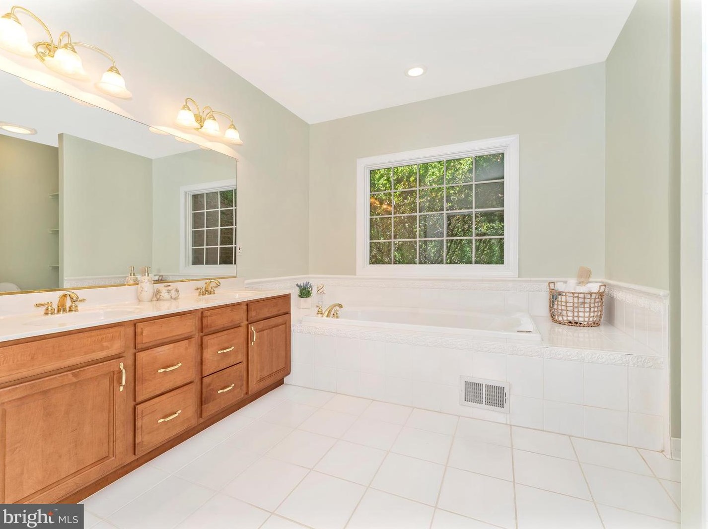 7608 Talbot Run Rd, Mount Airy MD  21771-8402 exterior