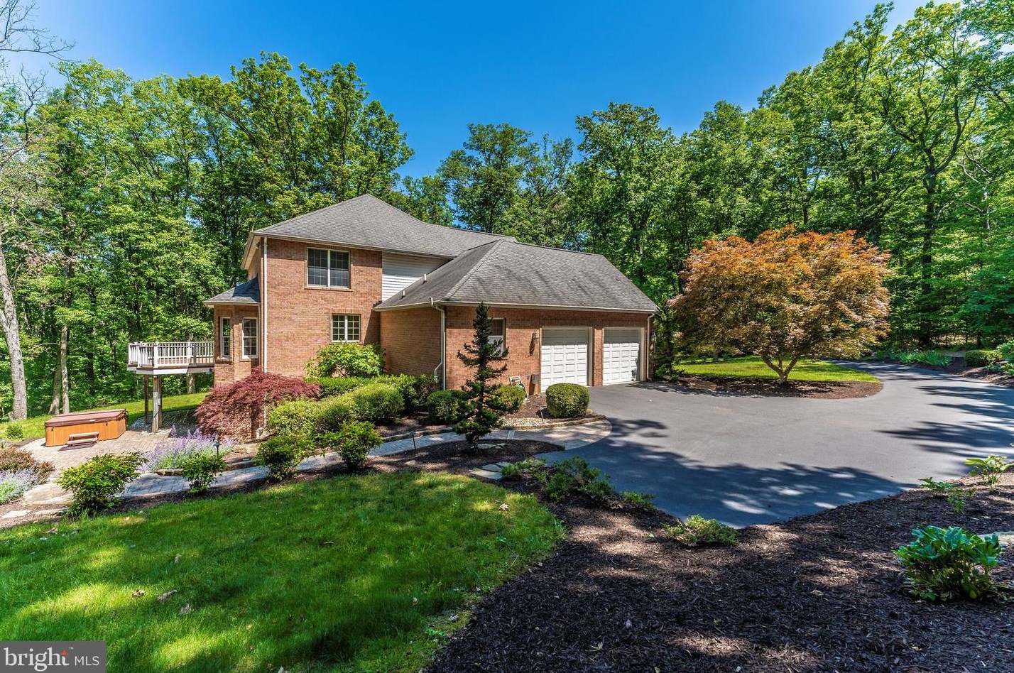 7608 Talbot Run Rd, Mount Airy MD  21771-8402 exterior