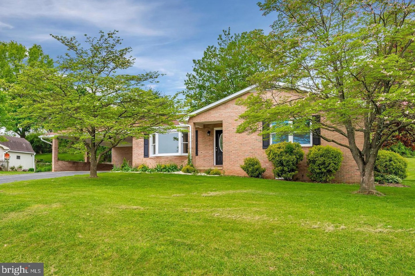 13722 Hillside Ave, Graceham, MD 21788