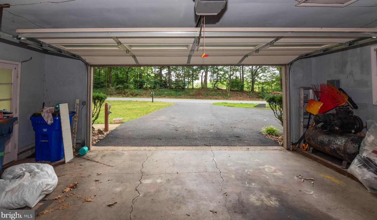 12318 Sherwood Frst Dr, Mount Airy MD 21771-6025 exterior