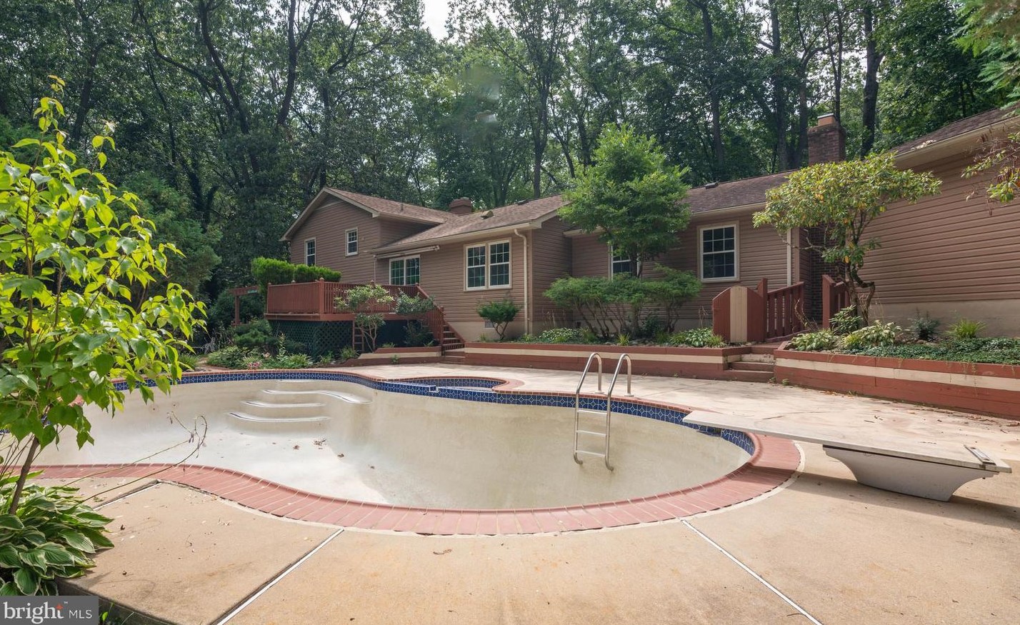 12318 Sherwood Frst Dr, Mount Airy MD 21771-6025 exterior