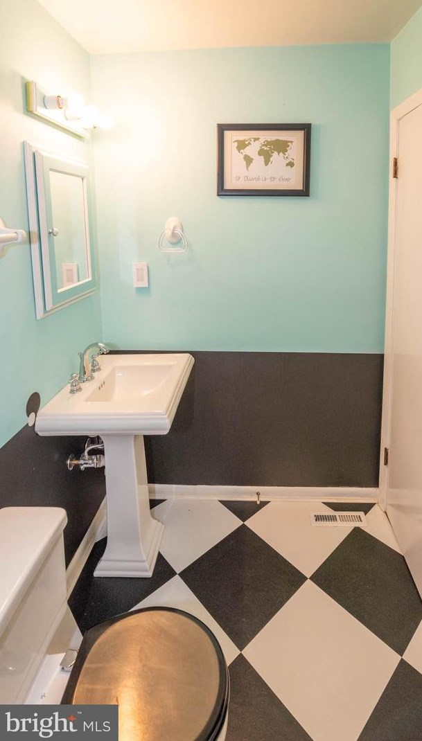 12318 Sherwood Frst Dr, Mount Airy MD 21771-6025 exterior