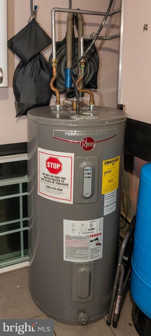 12318 Sherwood Frst Dr, Mount Airy MD 21771-6025 exterior