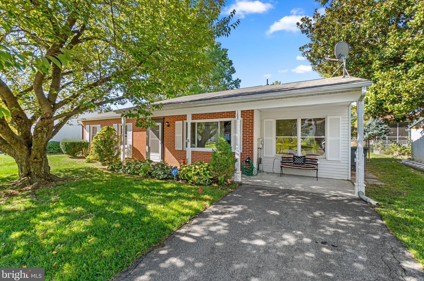 188 Greenway Dr, Frederick, MD 21702