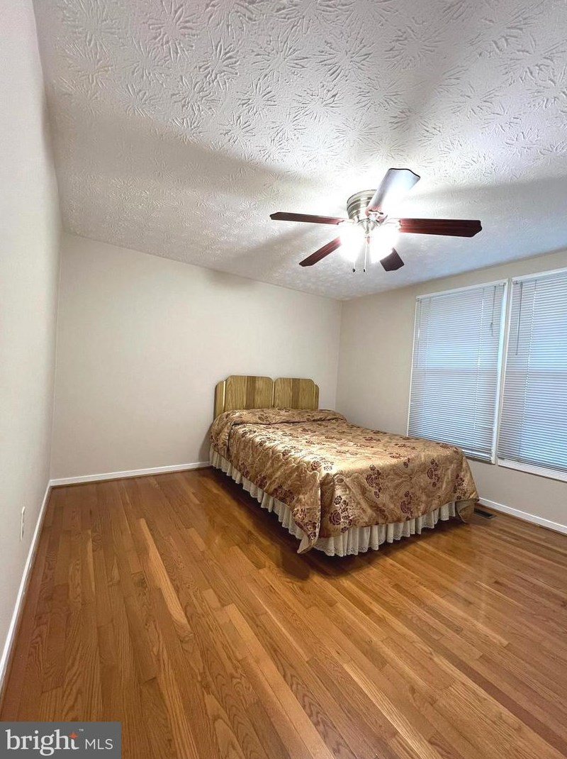 104 Sycamore Rd, Mount Airy MD 21771-5635 exterior