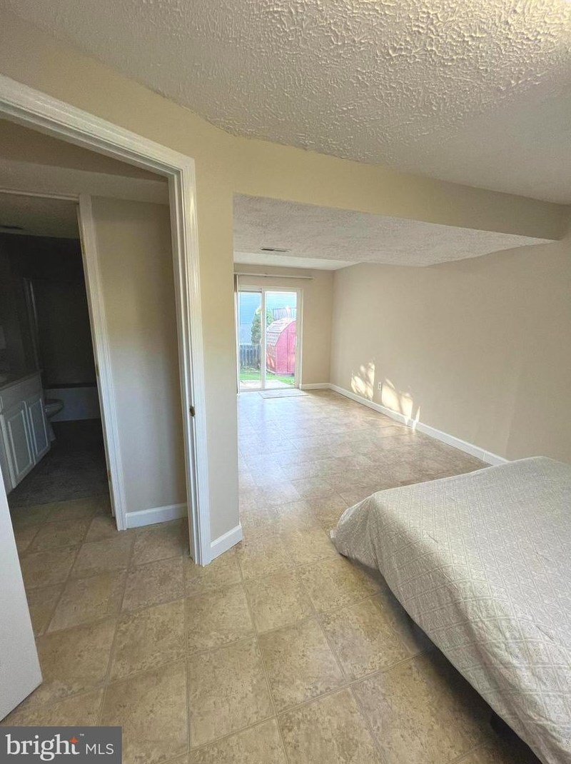 104 Sycamore Rd, Mount Airy MD 21771-5635 exterior