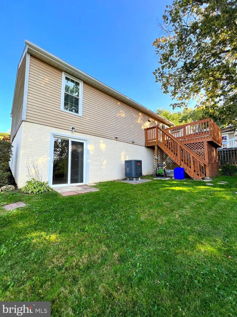 104 Sycamore Rd, Mount Airy MD 21771-5635 exterior