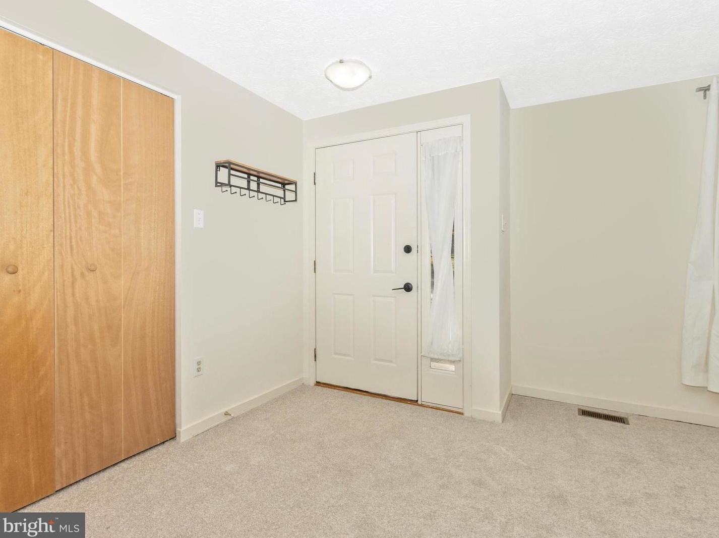 3 Contour Rd, Mount Airy, MD 21771-5672