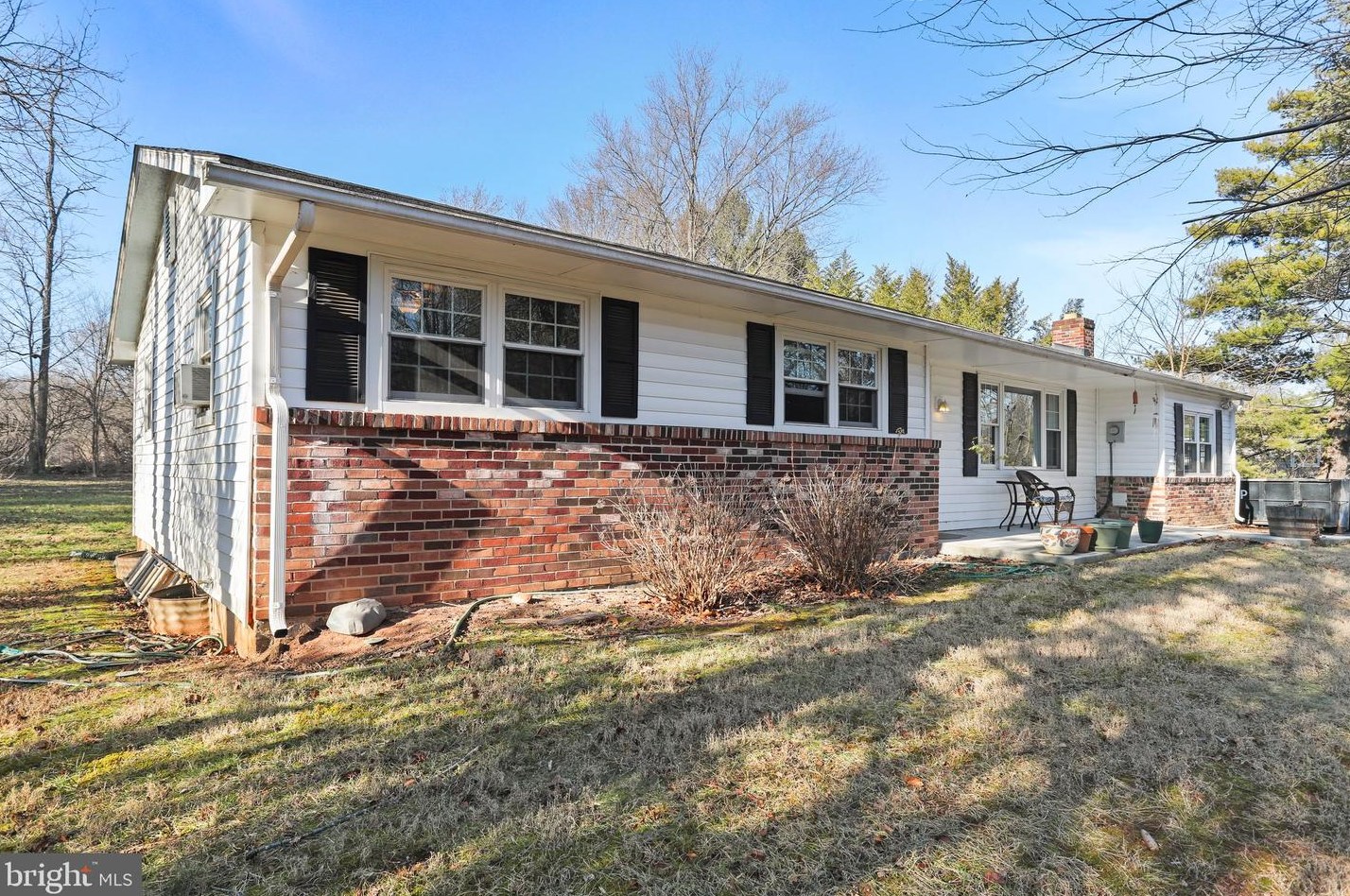 10692 Salem Ave, Graceham, MD 21788