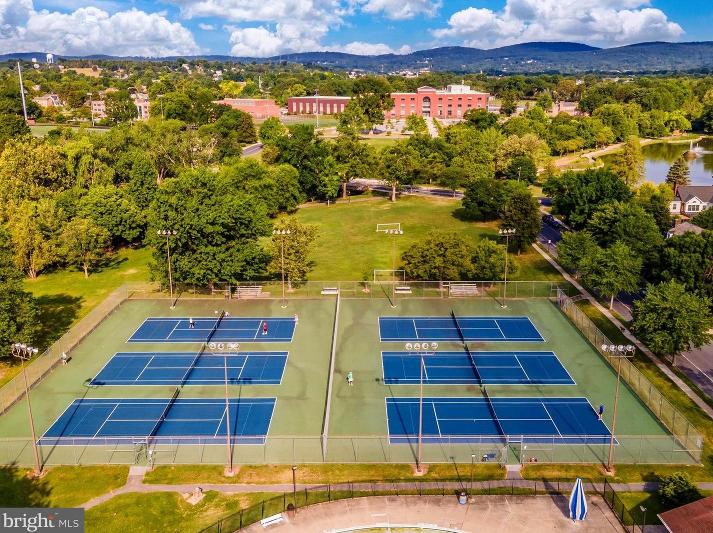 4 South St, Frederick MD  21701-5529 exterior