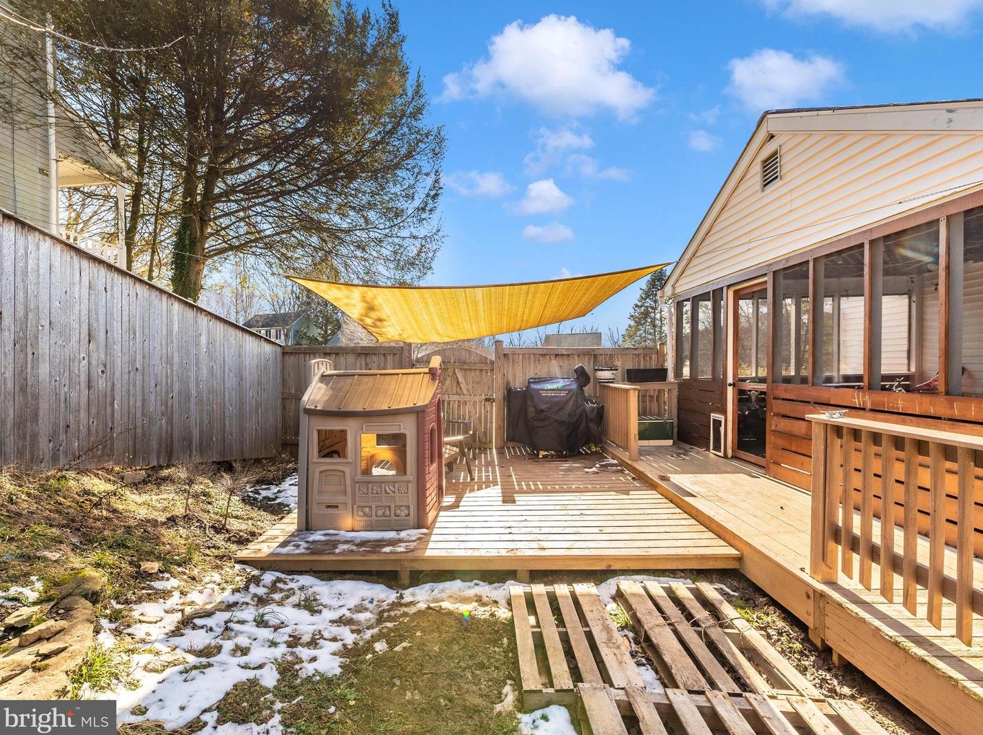 1 Eastern Cir, Middletown MD  21769-8000 exterior