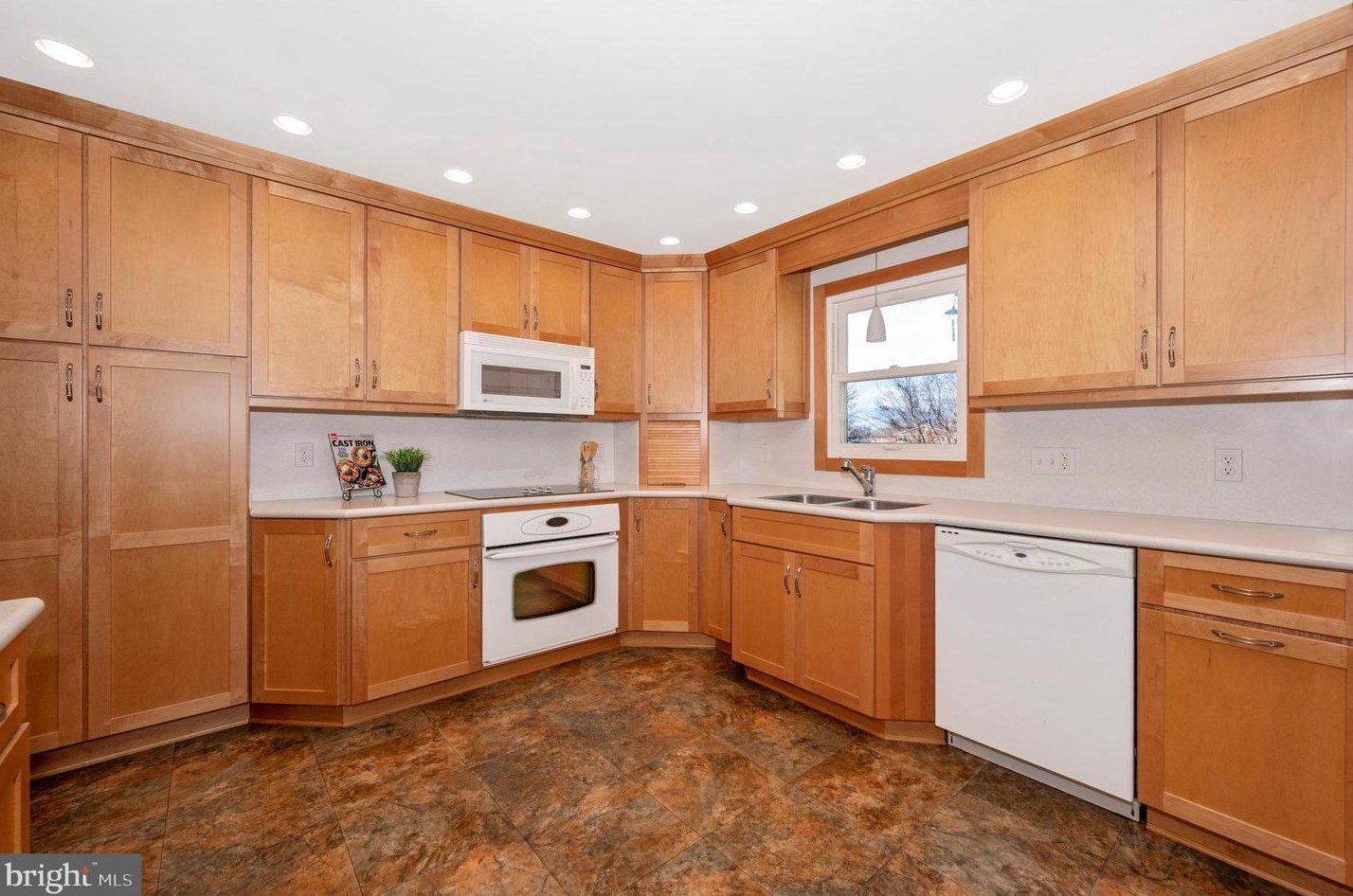 5822 Corporal Jones Ct, Mount Airy MD  21771-5804 exterior