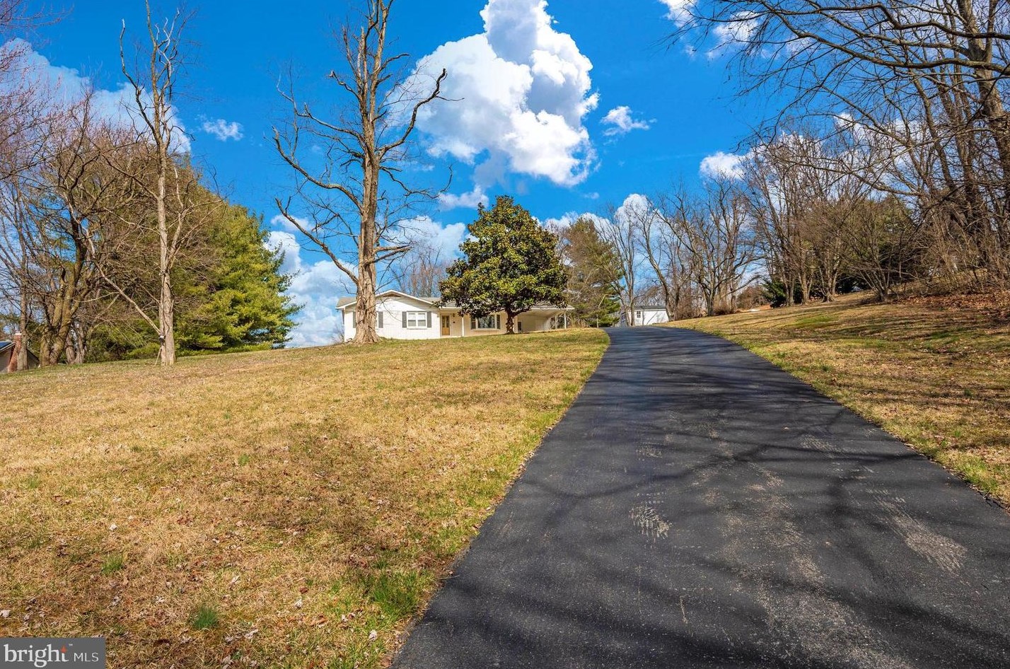 5822 Corporal Jones Ct, Mount Airy MD  21771-5804 exterior