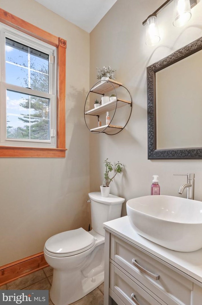 7907 Black Rd, Graceham MD  21788-1011 exterior