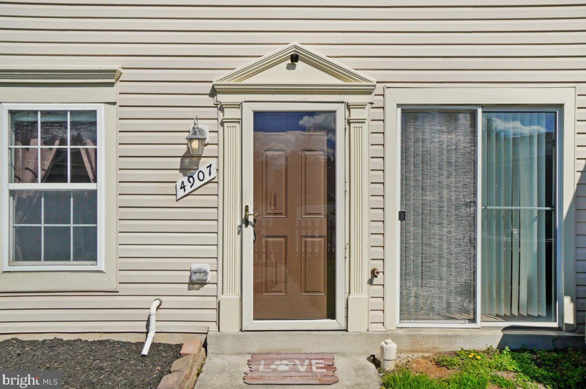 4907 Whitney Ter, Frederick, MD 21703-6856